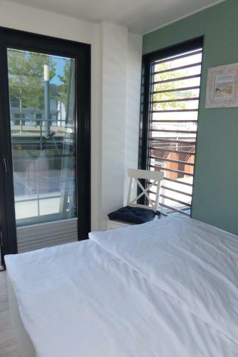 Hausboote Und Ferienh�user Marina M�cheln