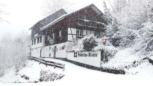Bed & Breakfast Jeje Und Anna's Eifel Haus