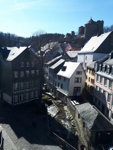 Apartamento �ber Den D�chern Von Monschau