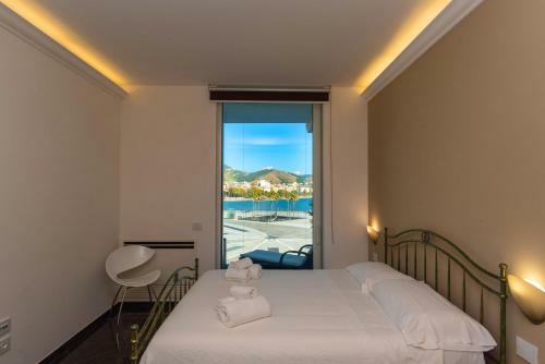 Apartamento Mareluna Crescent - Luxury Seafront Experience