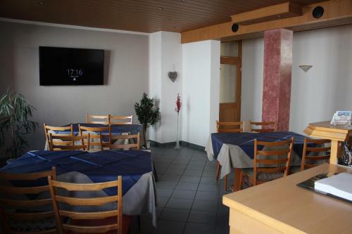 Hostal Hotel Garni Pension Ruth