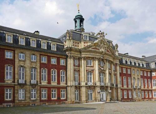 Schickes, Stilvolles Und Helles Apartment In M�nster