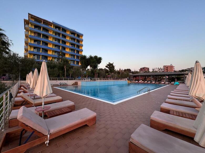 Hotel Bahamas