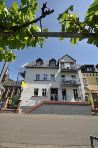 Apartments / Ferienwohnungen Moseluferstrasse