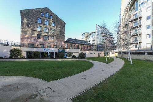 Victoria Mills Apartment
