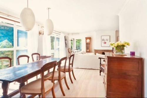 5 Bedroom Country Retreat: Home Counties