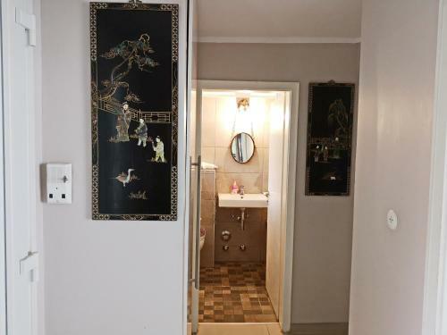 Apartment Near Underground Station
