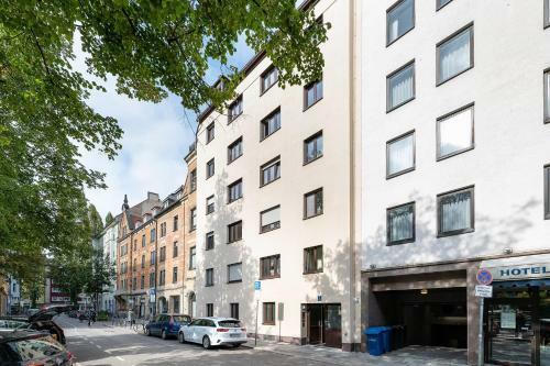 Marienplatz Apartment 2 Bedrooms Living Room Kitchen