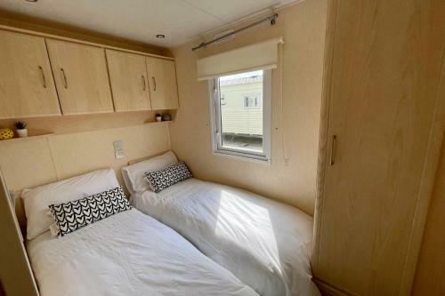 Modern Holiday Home #skipsea Sands Static Hire