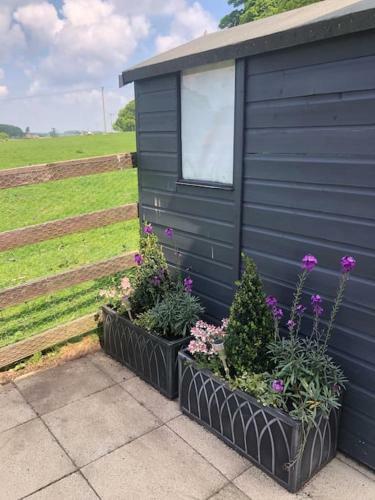 New Station Cottage, Country Views, Great Location