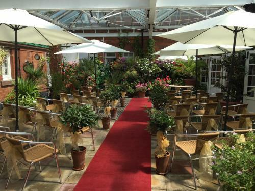 The Carre Arms Hotel & Restaurant