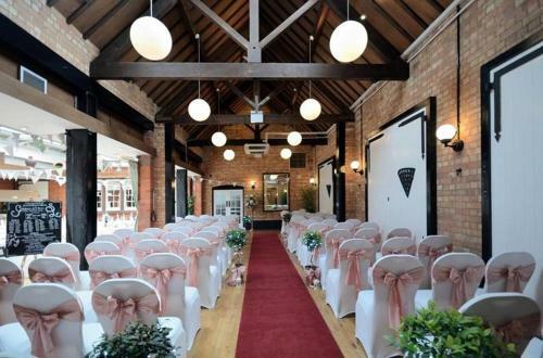 The Carre Arms Hotel & Restaurant
