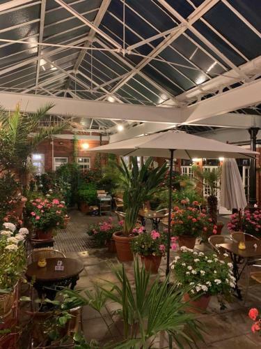 The Carre Arms Hotel & Restaurant