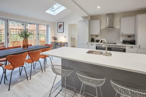 Host & Stay - Uggleby House