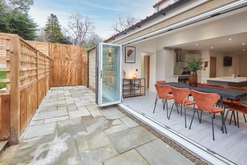 Host & Stay - Uggleby House