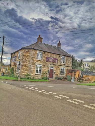 Hostal Cross Swords Inn, Skillington