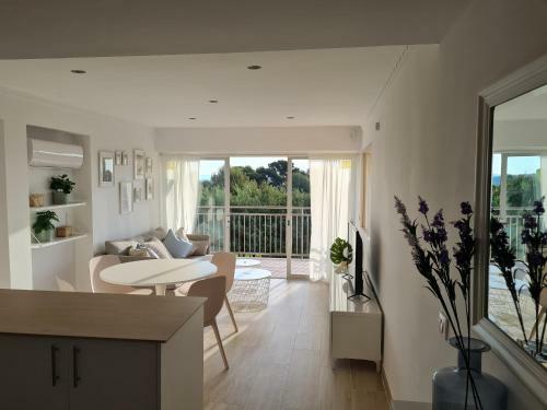 S'agar� Apartment With Sea Views And Pool