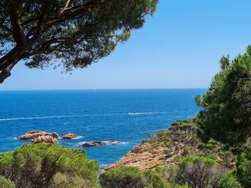 S'agar� Apartment With Sea Views And Pool