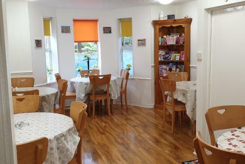 Hostal Beachdene Guest House