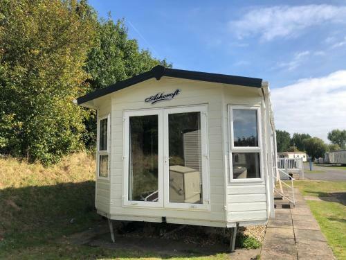 Gold Standard Caravan On South View Park