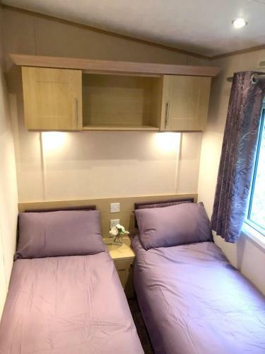Gold Standard Caravan On South View Park