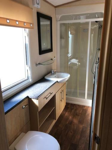 Gold Standard Caravan On South View Park
