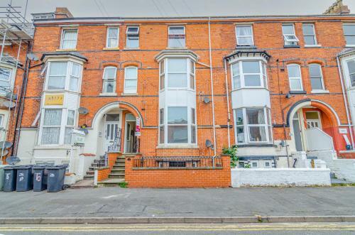 Pleasure Beach Apartment With Garden