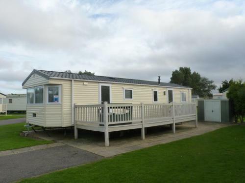 10 Berth 4 Bedroom Butlins Caravan