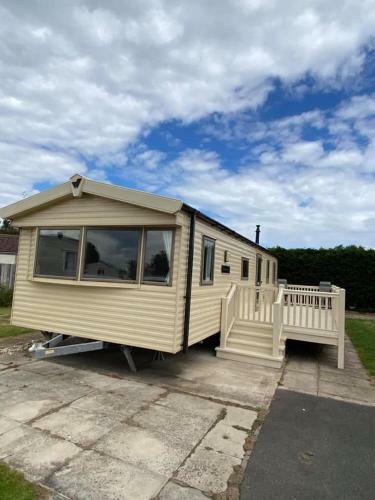 O10 3 Bedroom, 6 Berth Caravan