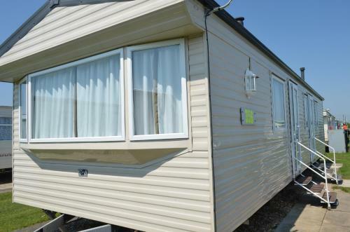 Golden Palm 6 Berth