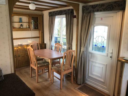 Spacious Caravan With Dg, Ch & Veranda