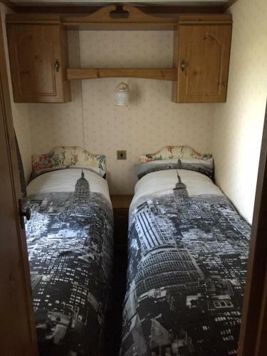 Spacious Caravan With Dg, Ch & Veranda
