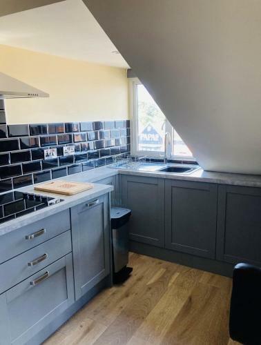 Marine Boathouse View Apartment