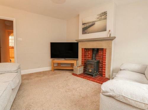 Cosy, Central 3 Bed Cottage, With Wood Burner