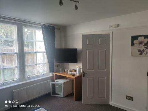 Hostal Sussex Lodge Guest House