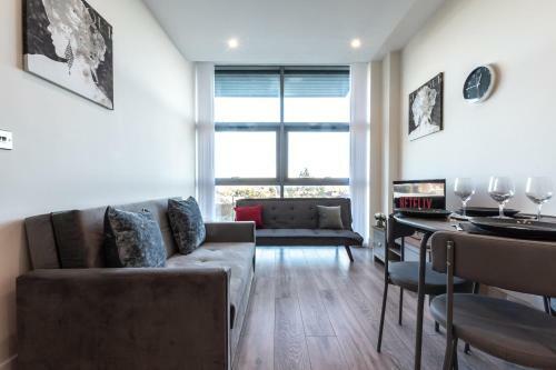 Apartamento ?onpoint -convenient 1 Bedroom Apt With Parking!?