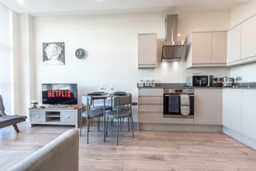 Apartamento ?onpoint -convenient 1 Bedroom Apt With Parking!?