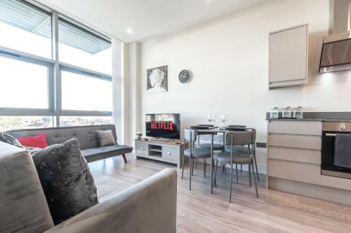 Apartamento ?onpoint -convenient 1 Bedroom Apt With Parking!?