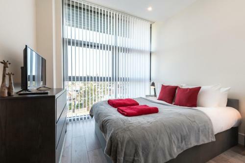 Apartamento ?onpoint -convenient 1 Bedroom Apt With Parking!?