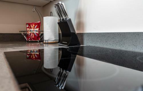 Apartamento ?onpoint -convenient 1 Bedroom Apt With Parking!?