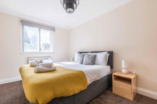 Apartamento Meadowbrook Place @ Heathrow. Free Parking