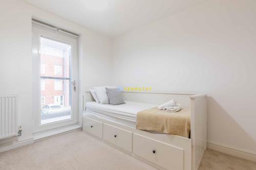 Modern Home Near Slough, Heathrow, Pinewood & Parking