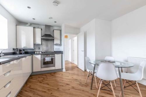 Apartamento 2 Bed/2 Bath & Free Parking - Langley/heathrow