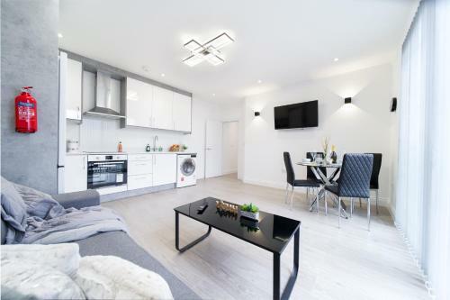 Luxury Two Bed Apartment With Free Parking