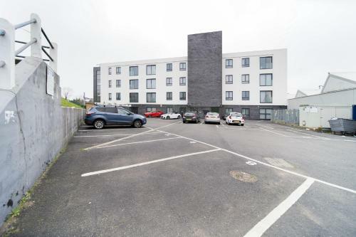 Luxury Two Bed Apartment With Free Parking