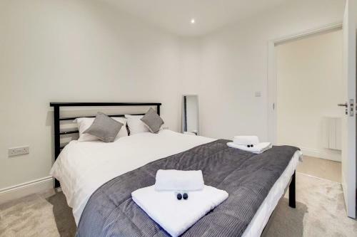 New, Contemporary, 2 Double Bedroom Apartment In Slough