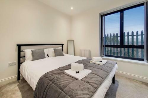 New, Contemporary, 2 Double Bedroom Apartment In Slough