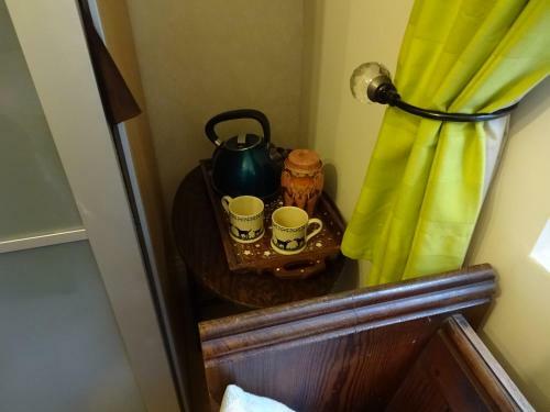 Victorian Gate House Own Bathroom