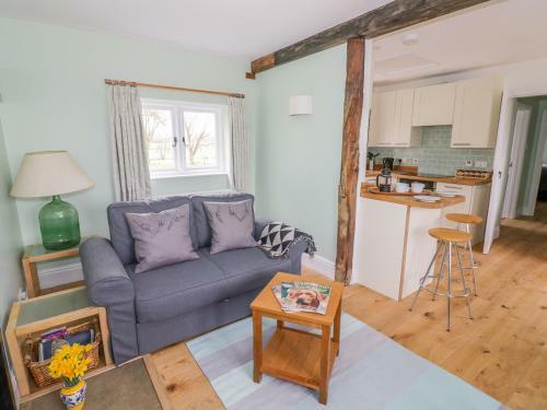 Wigrams Canalside Cottage