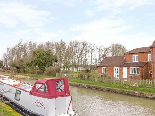 Wigrams Canalside Cottage